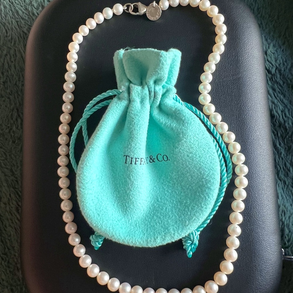 Tiffany & Co. Ziegfeld Collection Pearl Necklace 5-6 mm Silver Clasp